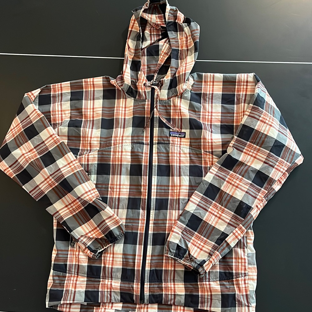 Zip up lightweight hooded jacket